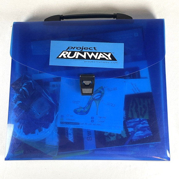 Project Runway Projector Accessory Lot Sketch Pads Slides Discs Pencils Stickers - Picture 1 of 7